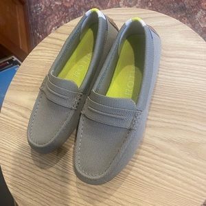 Size 6 Rothy’s loafers in sage green.